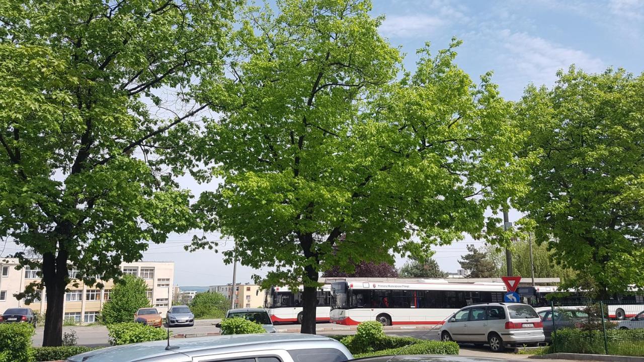 Lucky Apartment 皮特什蒂 外观 照片