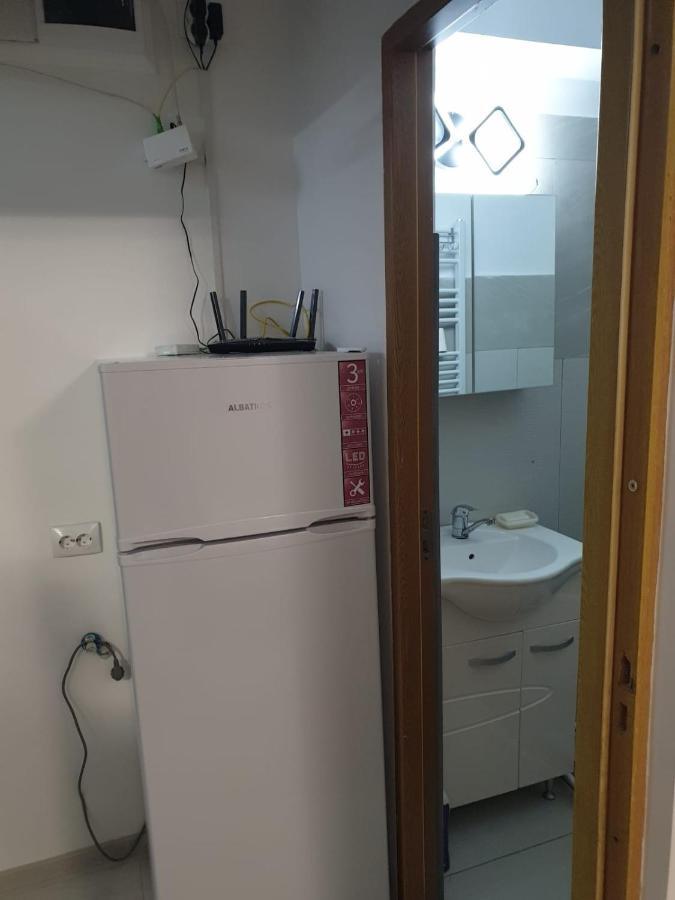 Lucky Apartment 皮特什蒂 外观 照片