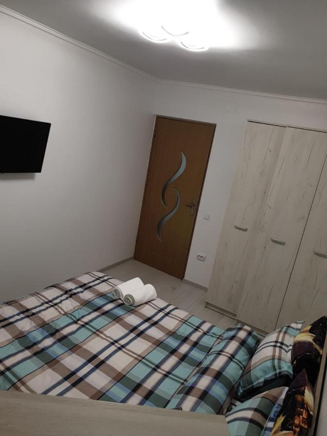 Lucky Apartment 皮特什蒂 外观 照片