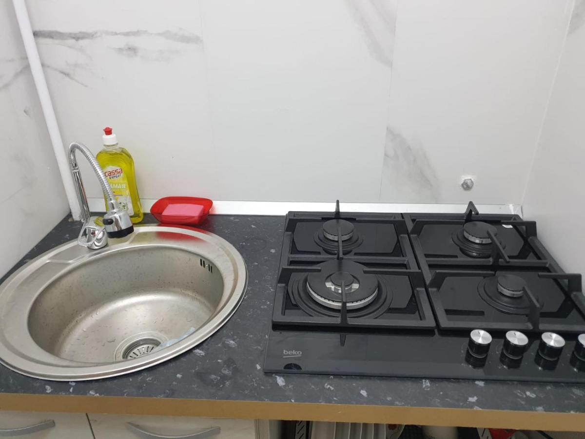 Lucky Apartment 皮特什蒂 外观 照片